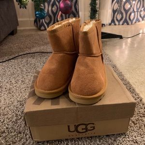Kids Ugg’s Size 1 (Never Worn, Too Small)